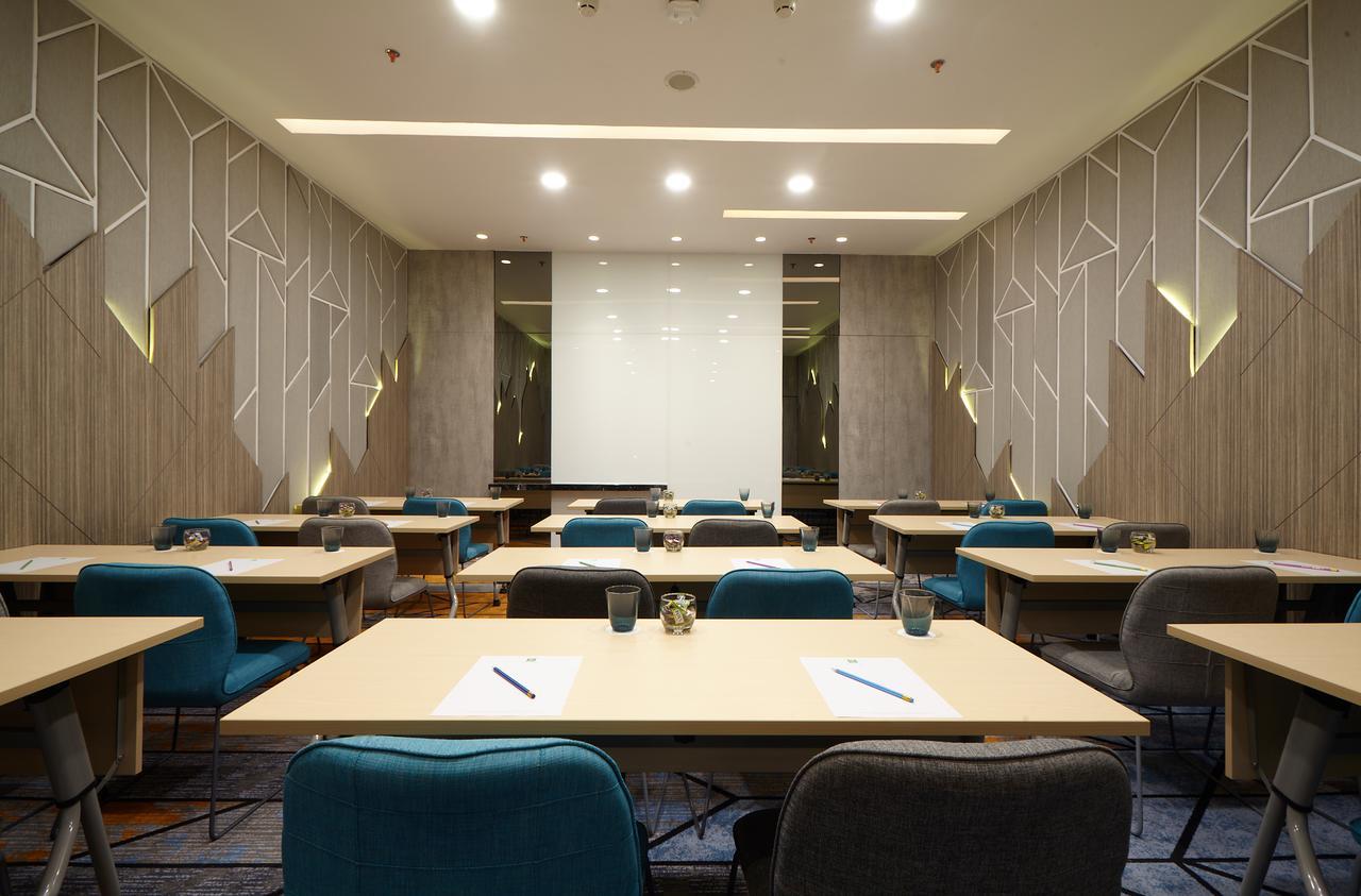 Ibis Styles Medan Pattimura Exterior foto